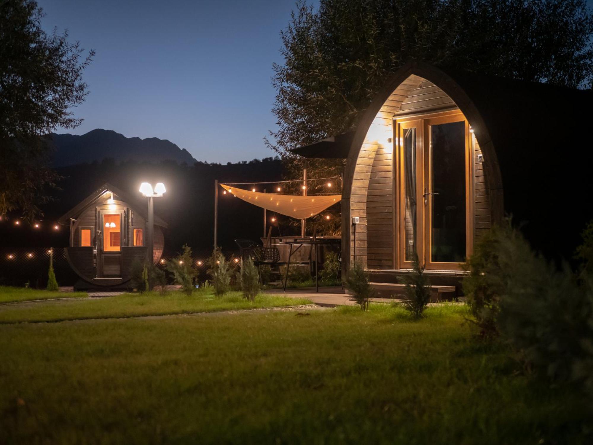 Glamp In Style Pods Resort Bran  Eksteriør bilde