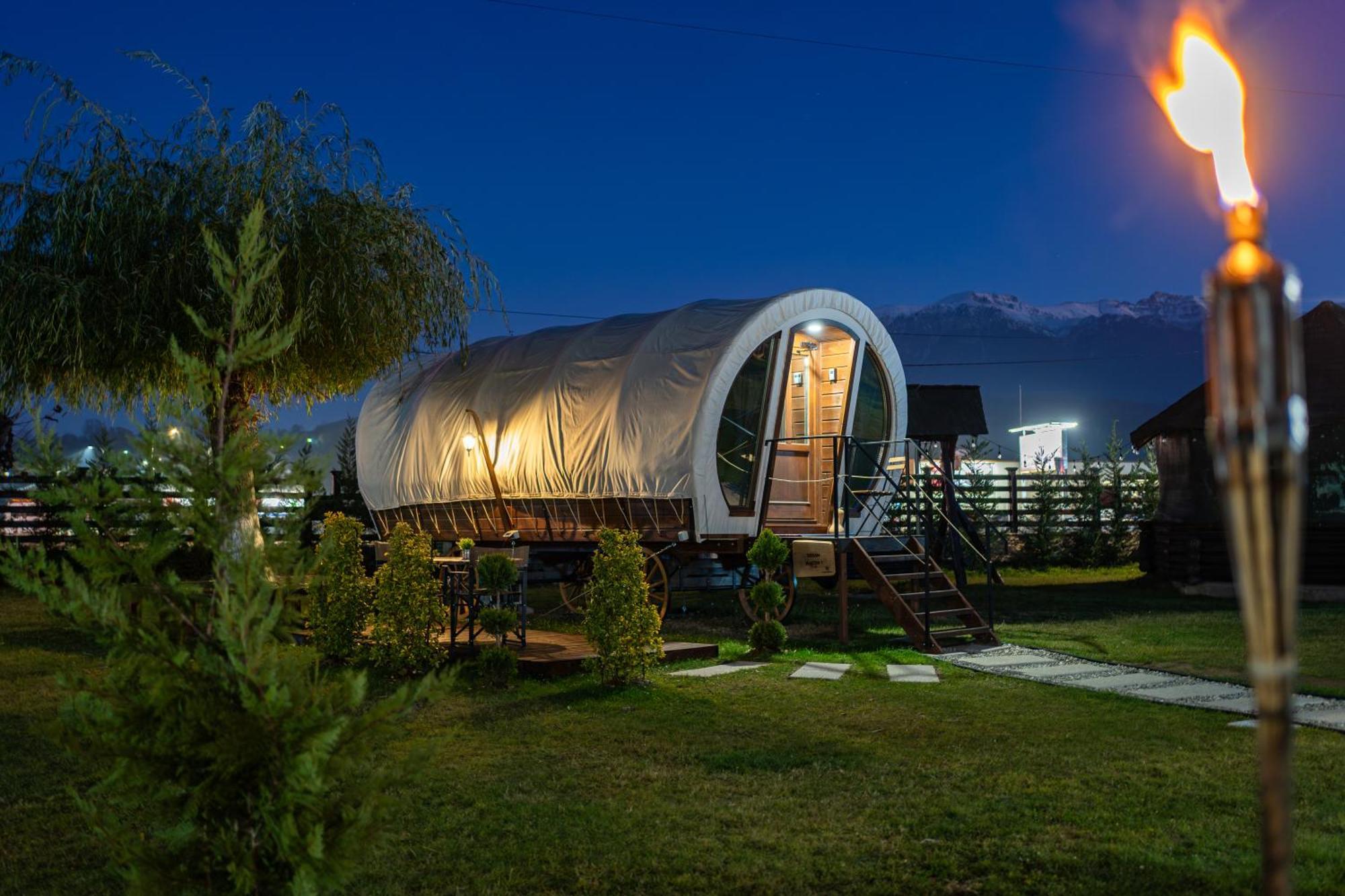 Glamp In Style Pods Resort Bran  Eksteriør bilde