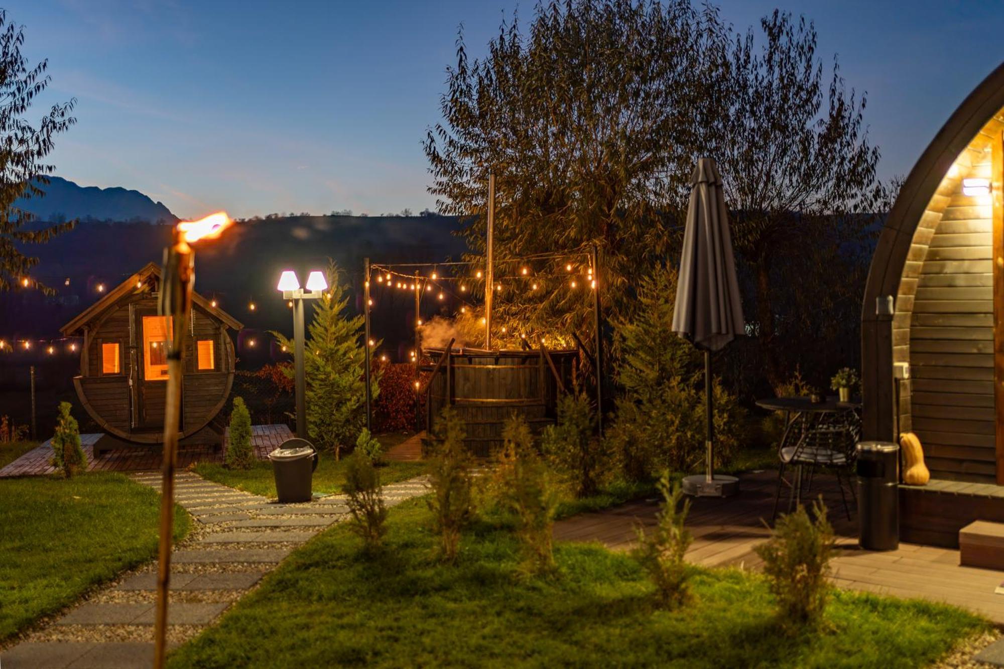 Glamp In Style Pods Resort Bran  Eksteriør bilde