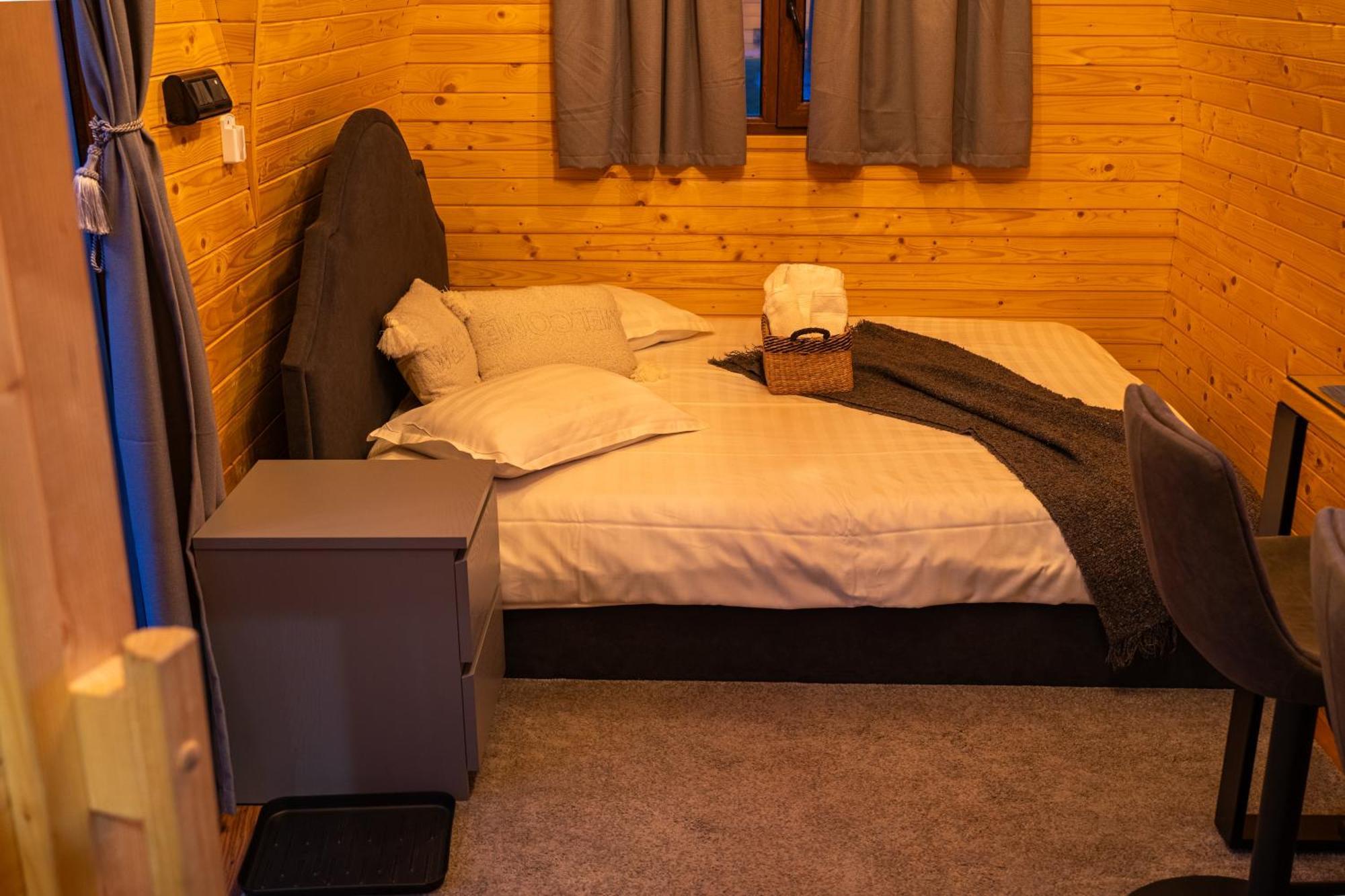 Glamp In Style Pods Resort Bran  Eksteriør bilde