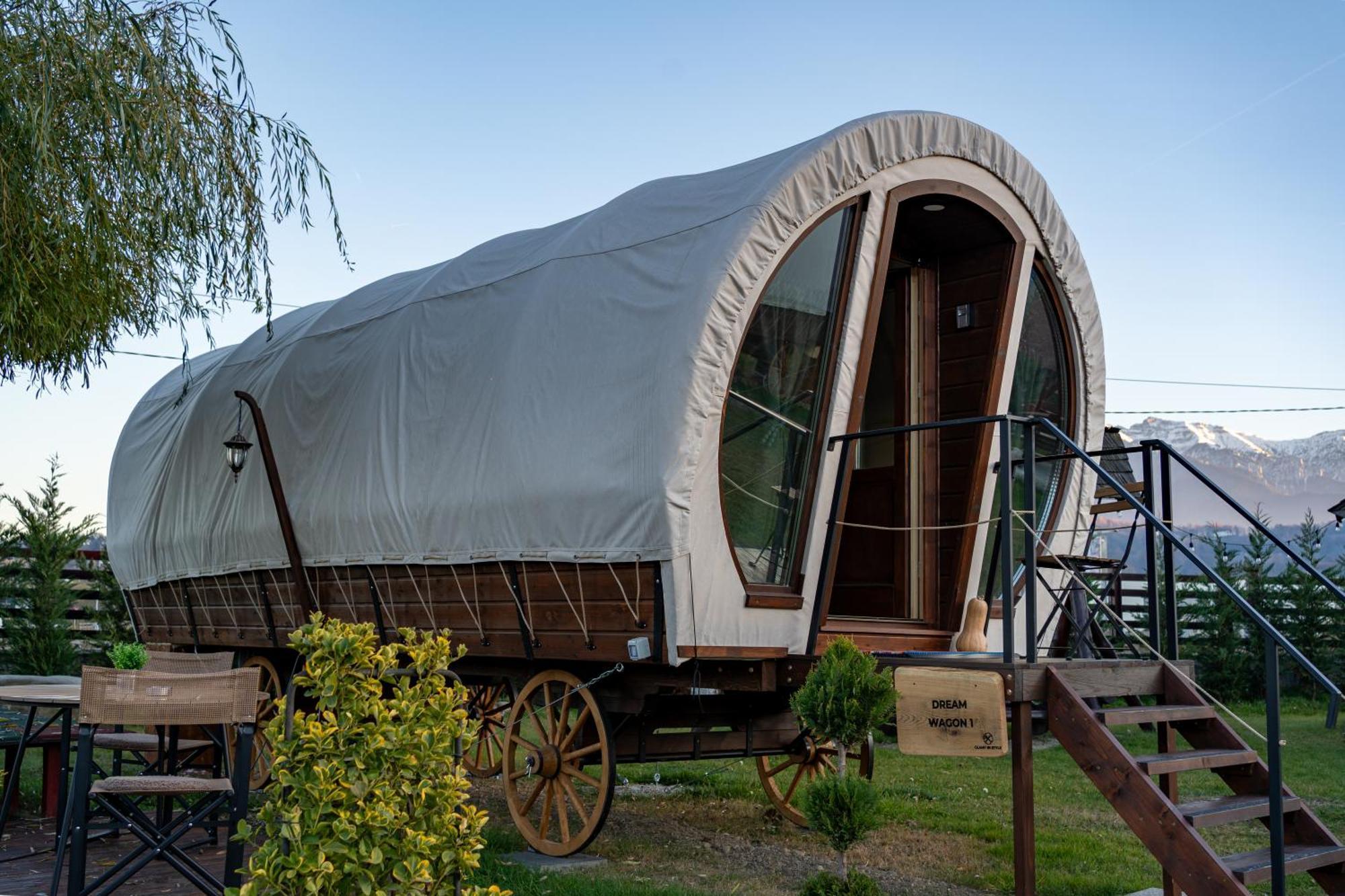 Glamp In Style Pods Resort Bran  Eksteriør bilde