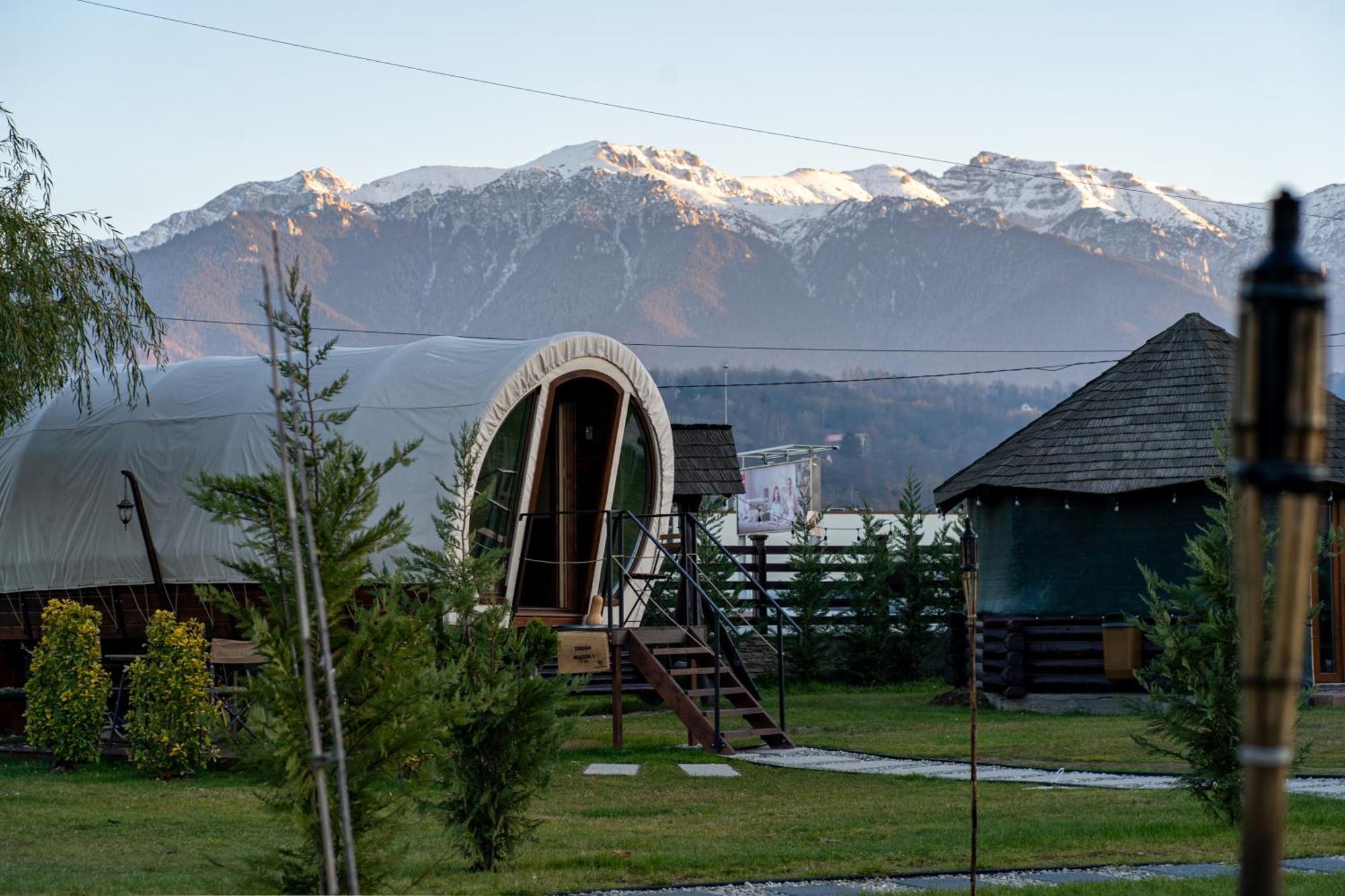 Glamp In Style Pods Resort Bran  Eksteriør bilde