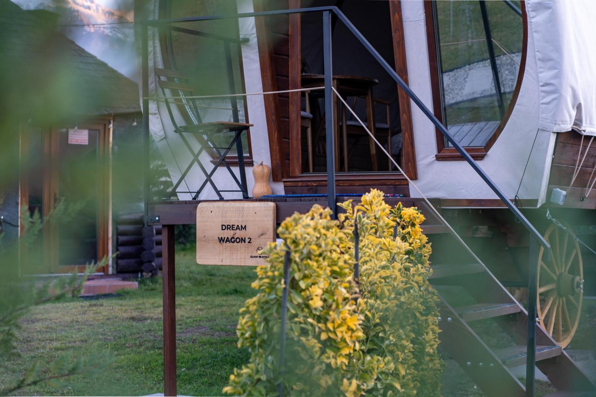 Glamp In Style Pods Resort Bran  Eksteriør bilde