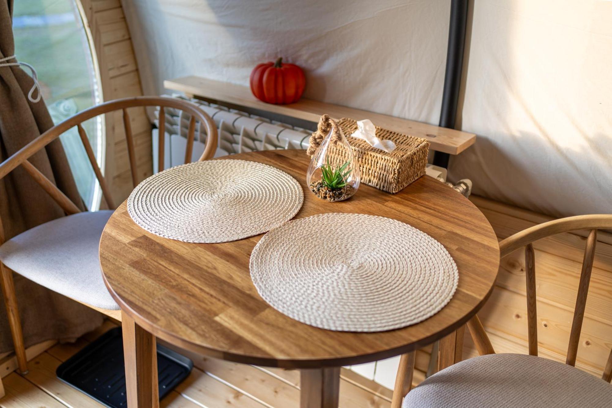 Glamp In Style Pods Resort Bran  Eksteriør bilde