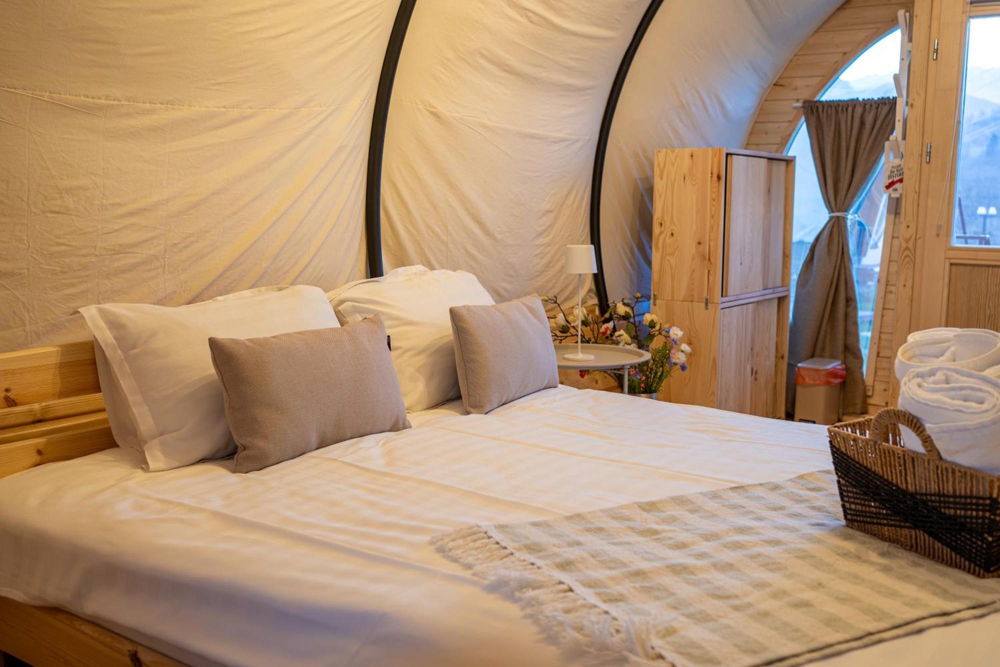 Glamp In Style Pods Resort Bran  Eksteriør bilde